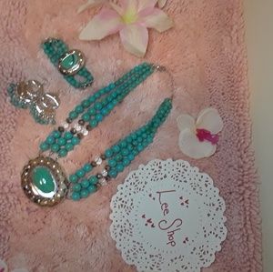 Turquoise Beaded Jewelry Set